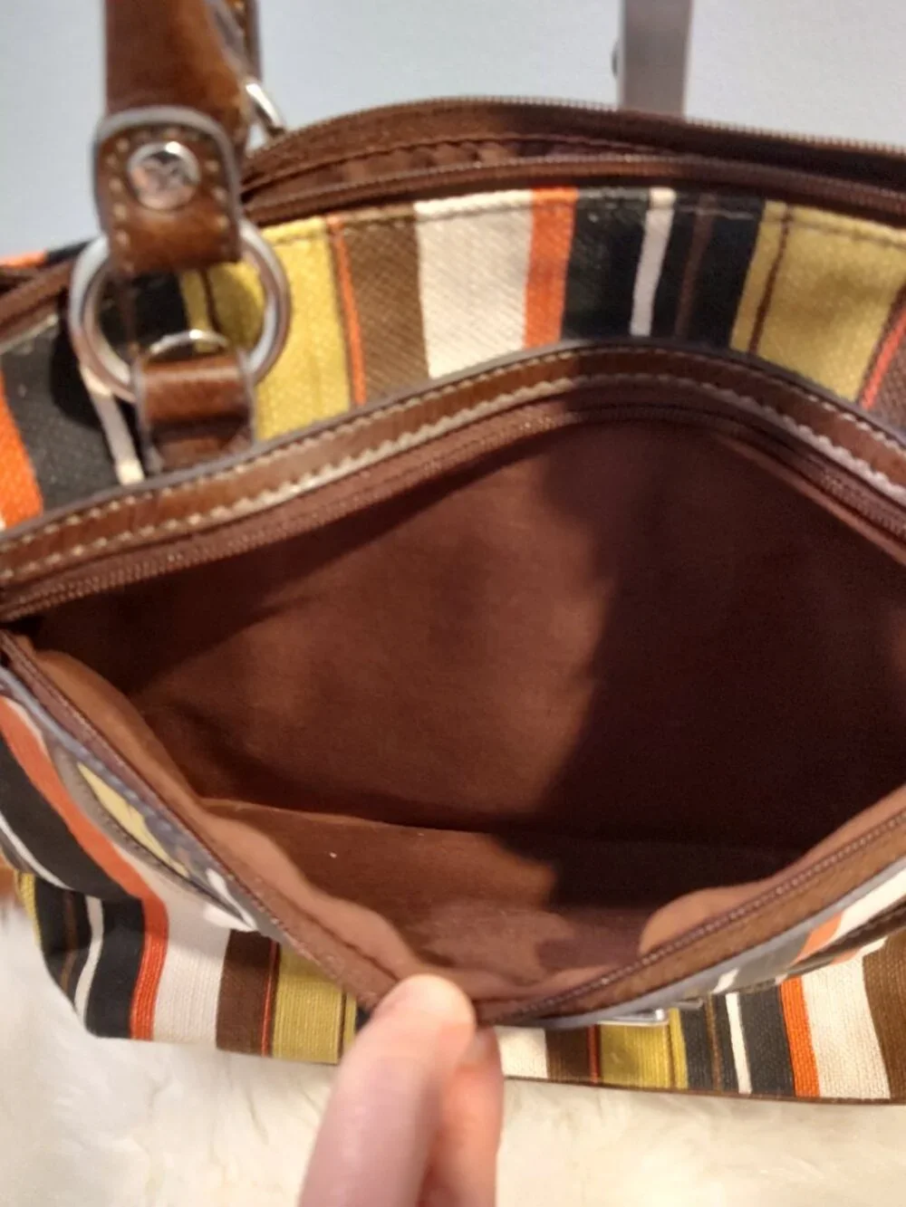 Multicolor Relic Handbag - Picture 6 of 7